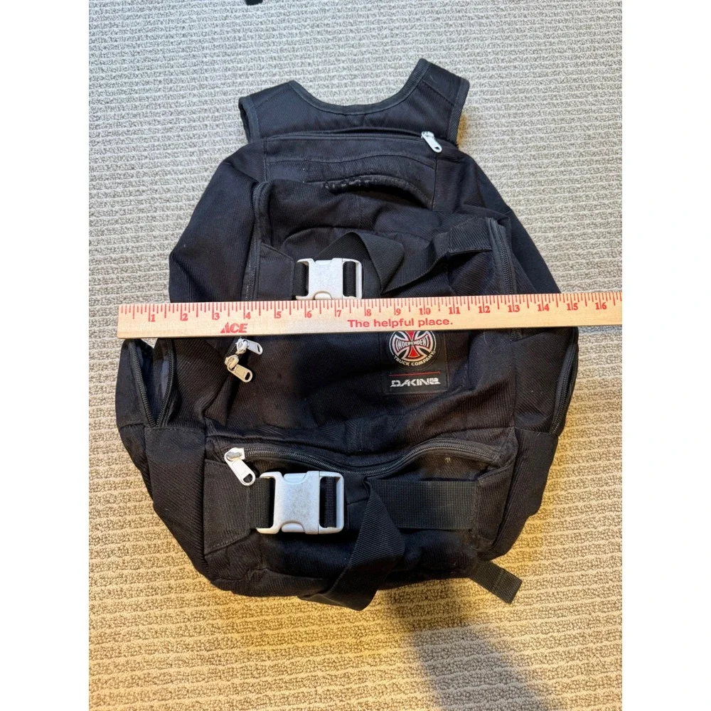Dakine x Independent Truck Company Skate Backpack Black Board Straps Logo Print - Picture 7 of 8